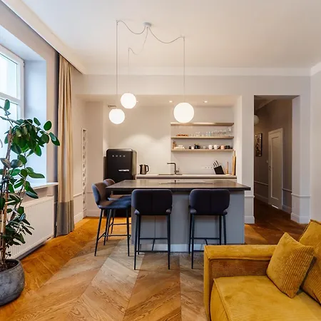 Concierge Gagarina Garden Apartment Warsaw