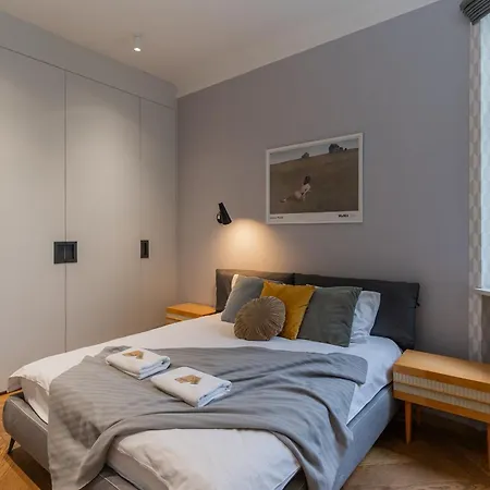 Concierge Gagarina Garden Varsovie