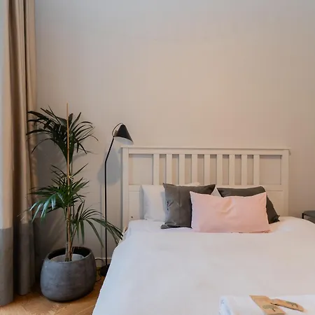 Concierge Gagarina Garden Apartman