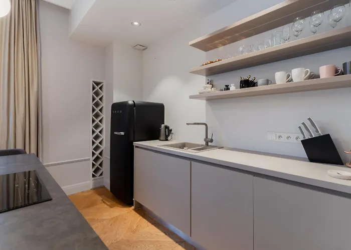 Concierge Gagarina Garden Apartment *